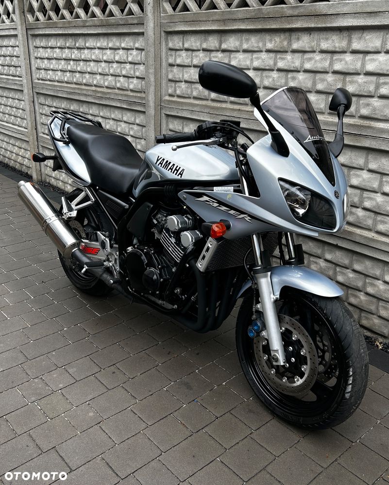 Yamaha FZS - 1