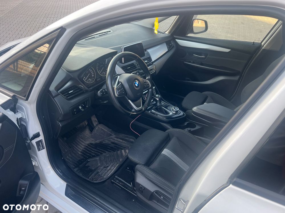 BMW Seria 2 218d xDrive - 18