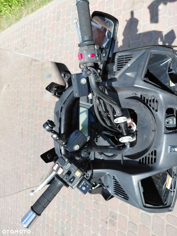 Suzuki Burgman - 13