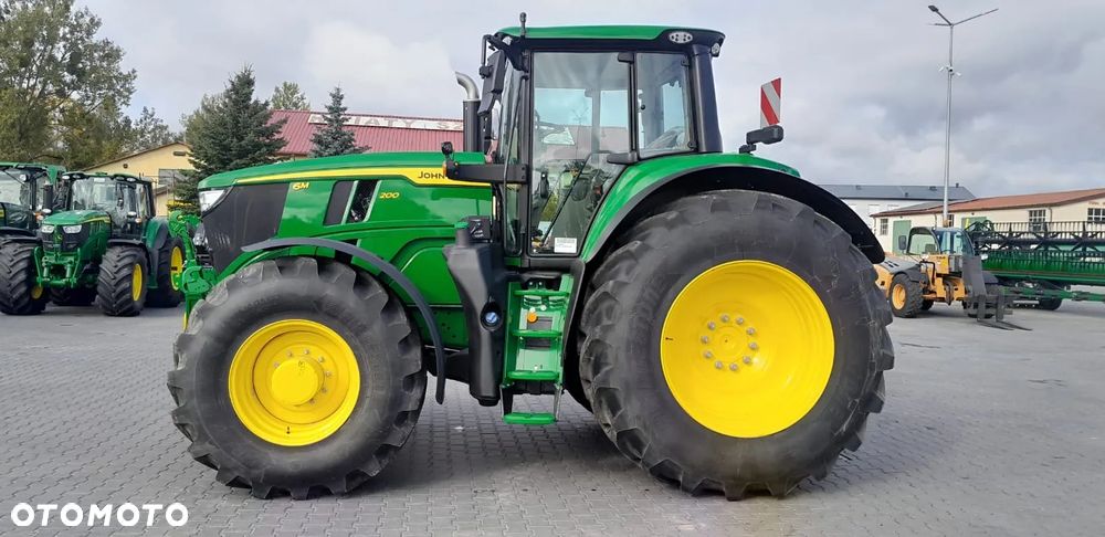 John Deere 6M 200 - 8
