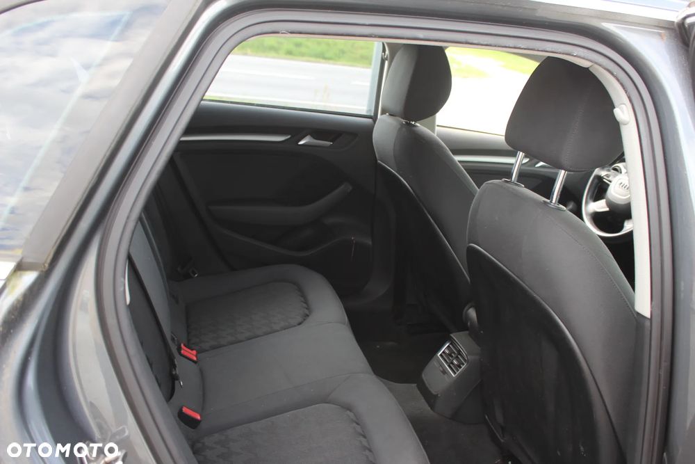 Audi A3 Sportback 1.6 TDI ultra Attraction - 13