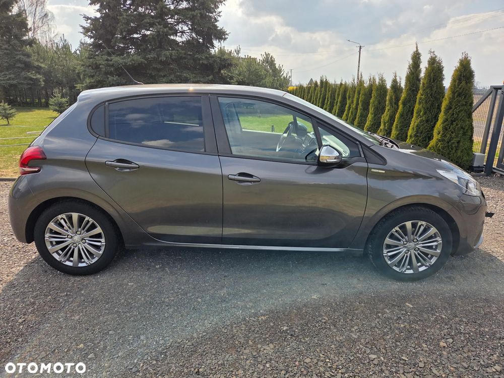 Peugeot 208 PureTech 82 Style - 2