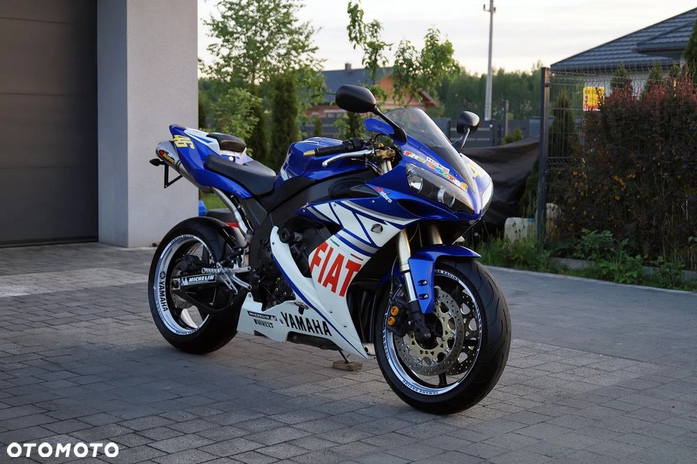 Yamaha R1 - 2