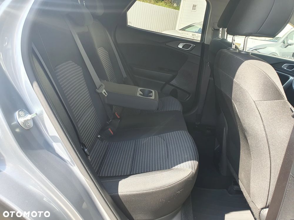 Kia XCeed 1.5 T-GDI M - 25