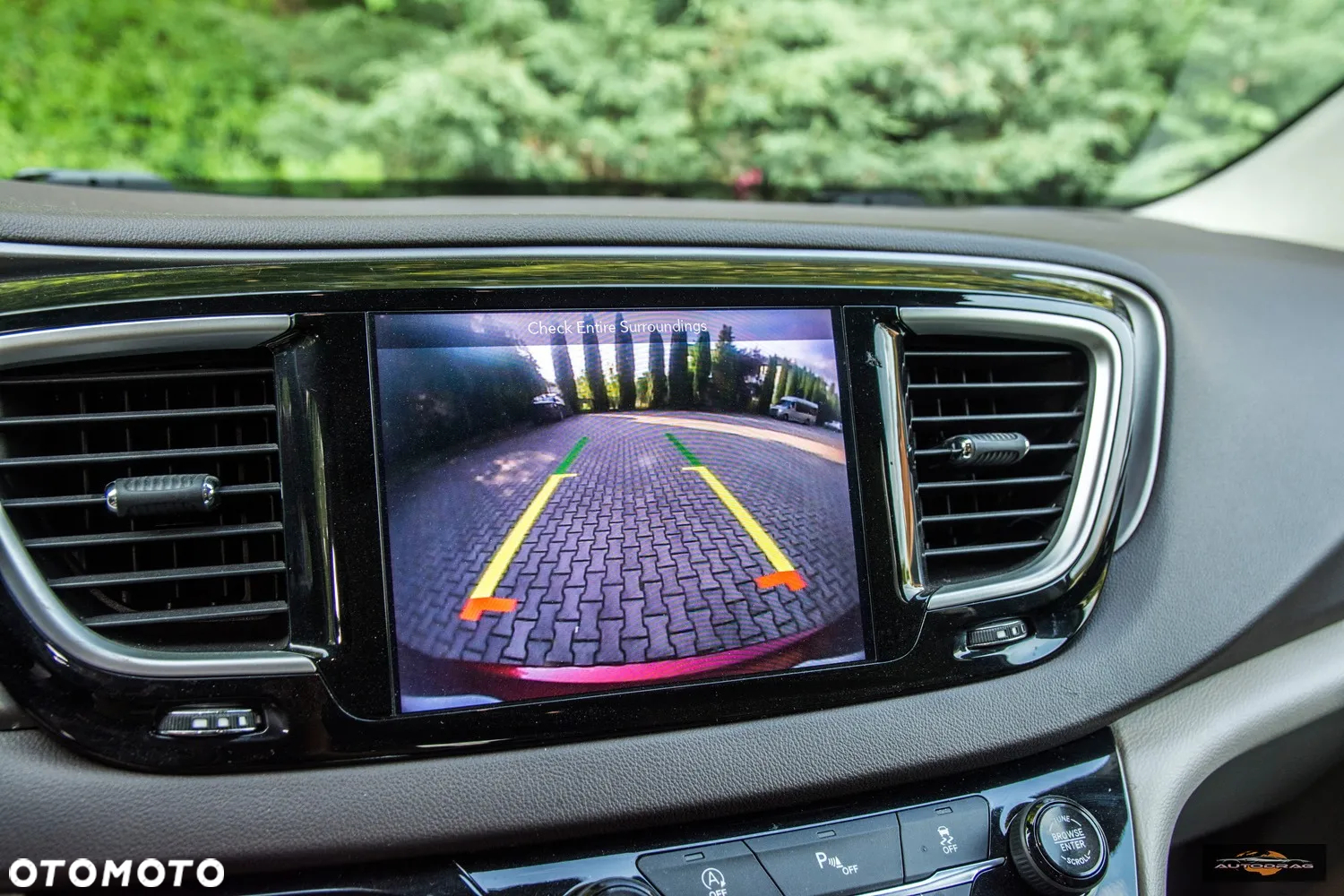 Chrysler Pacifica - 19