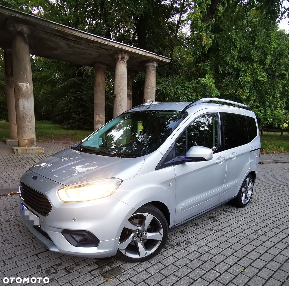 Ford Tourneo Courier 1.5 TDCi S&S Titanium - 2