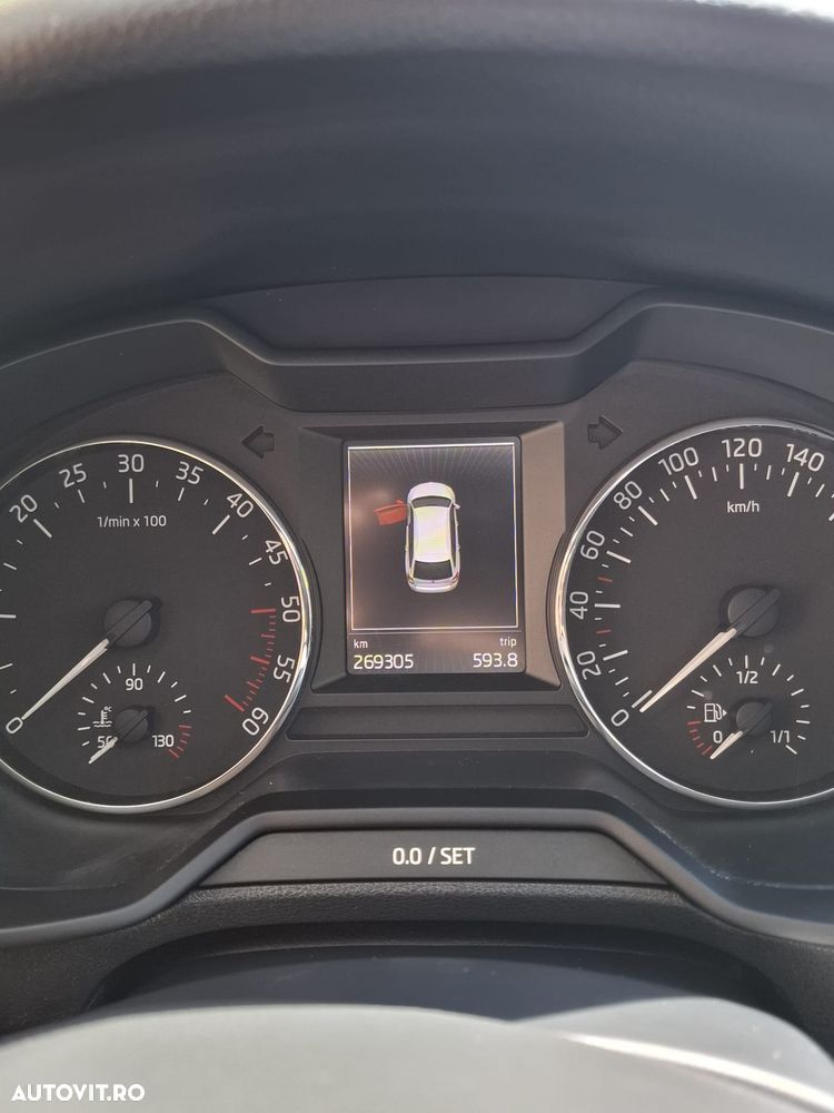 Skoda Octavia 1.6 TDI Greenline - 8