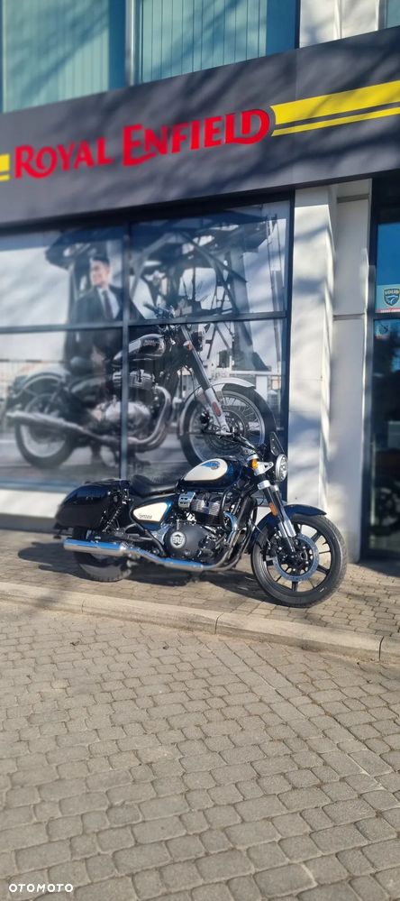 Royal Enfield Super Meteor - 17