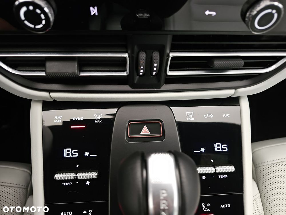 Porsche Macan Standard - 26