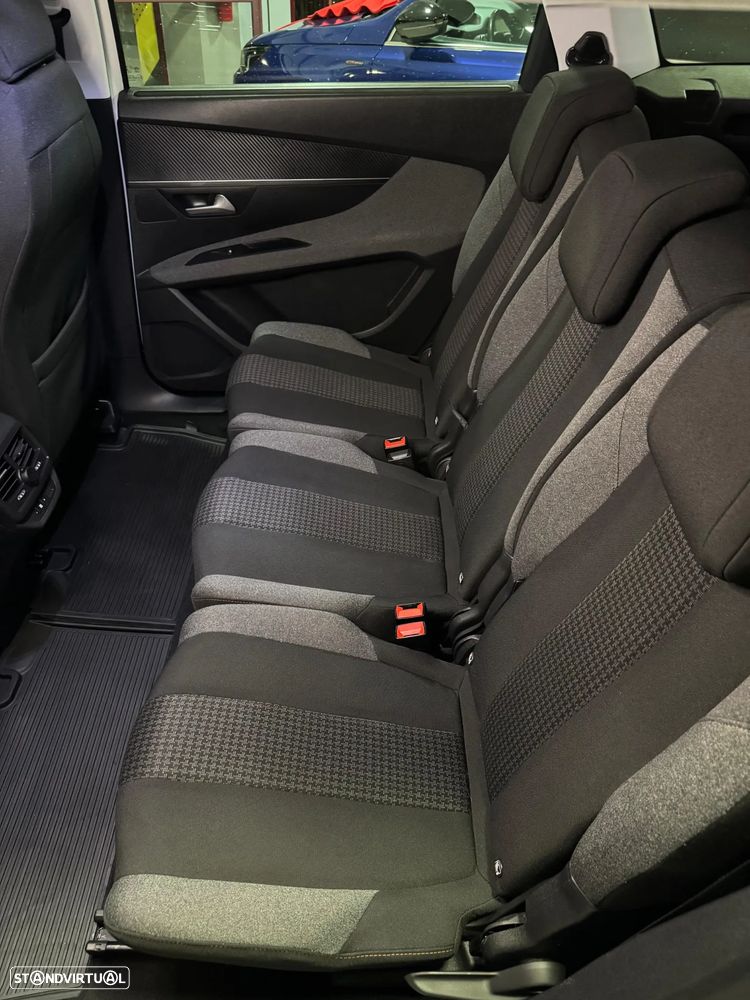 Peugeot 5008 PureTech 130 EAT6 Active - 12