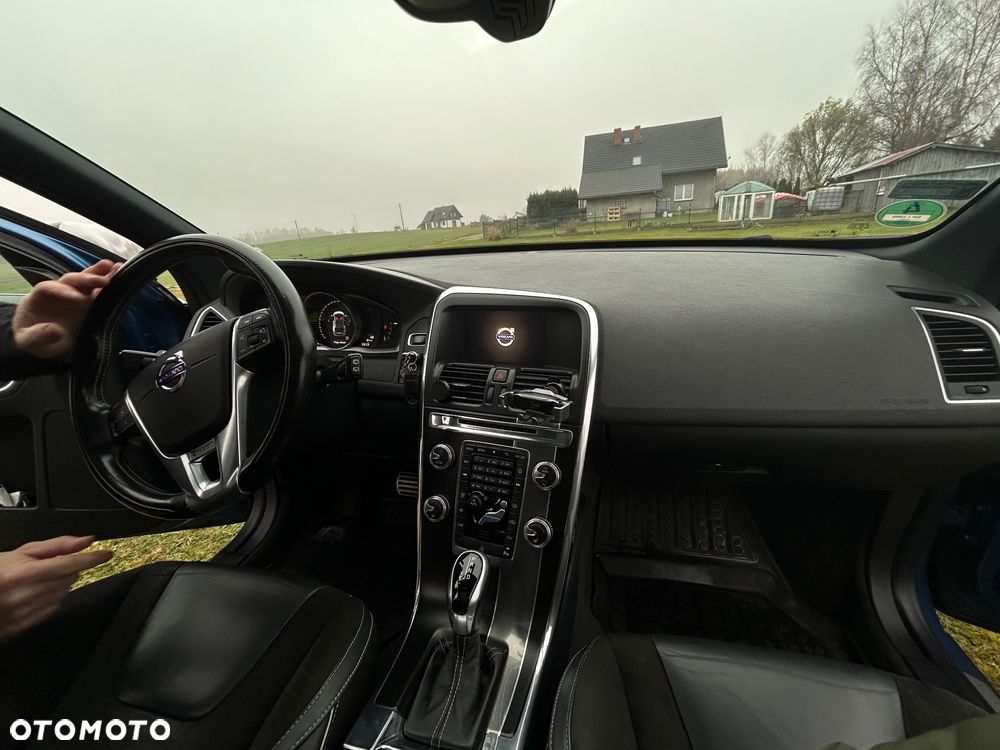 Volvo XC 60 D4 R-Design - 12