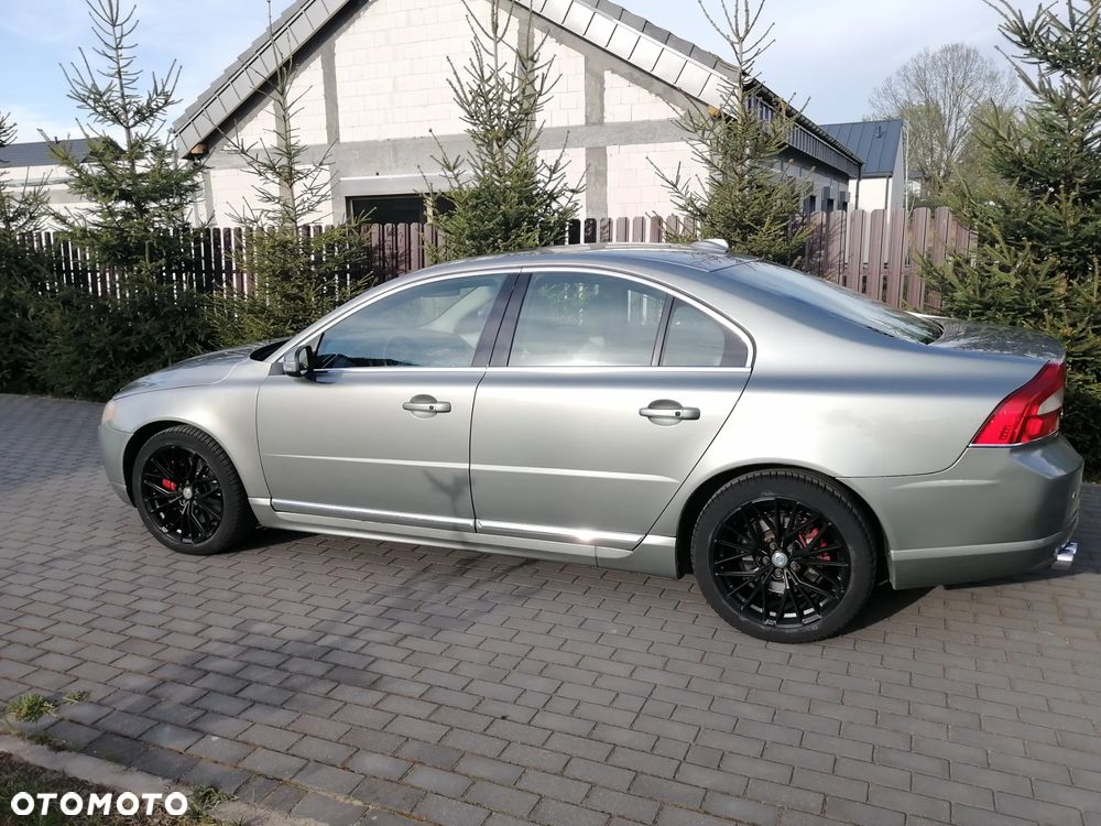 Volvo S80 4.4 V8 AWD R-Design Momentum - 25