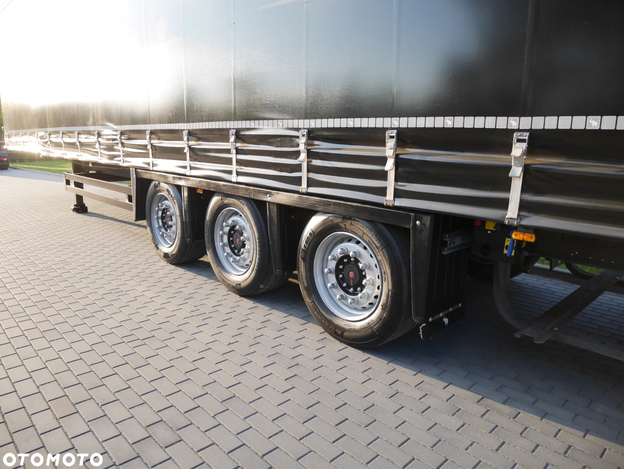 Schmitz Cargobull VARIOS  Standard/Mega Dach podnoszony - 15