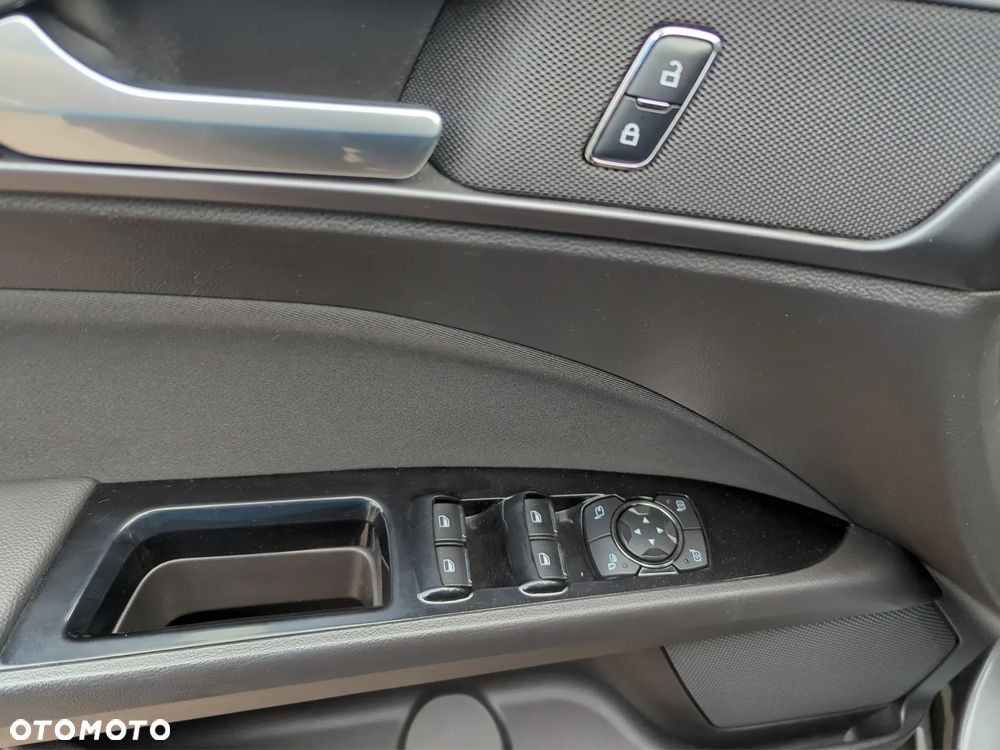 Ford Mondeo 2.0 TDCi Titanium - 25