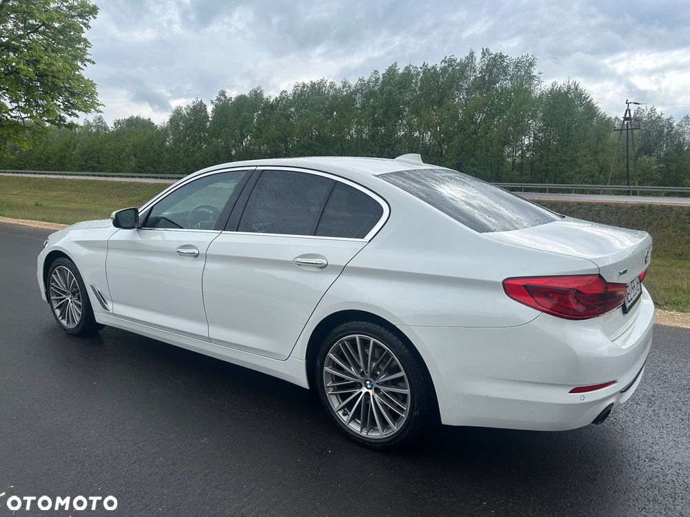 BMW Seria 5 530i xDrive Sport Line - 15