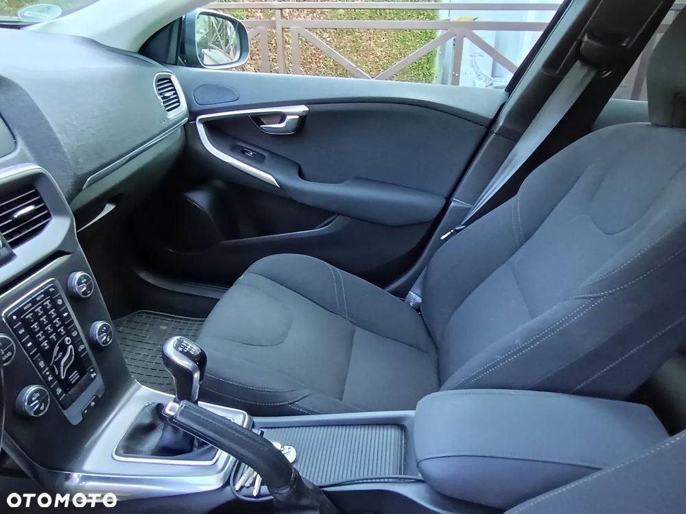 Volvo V40 - 24