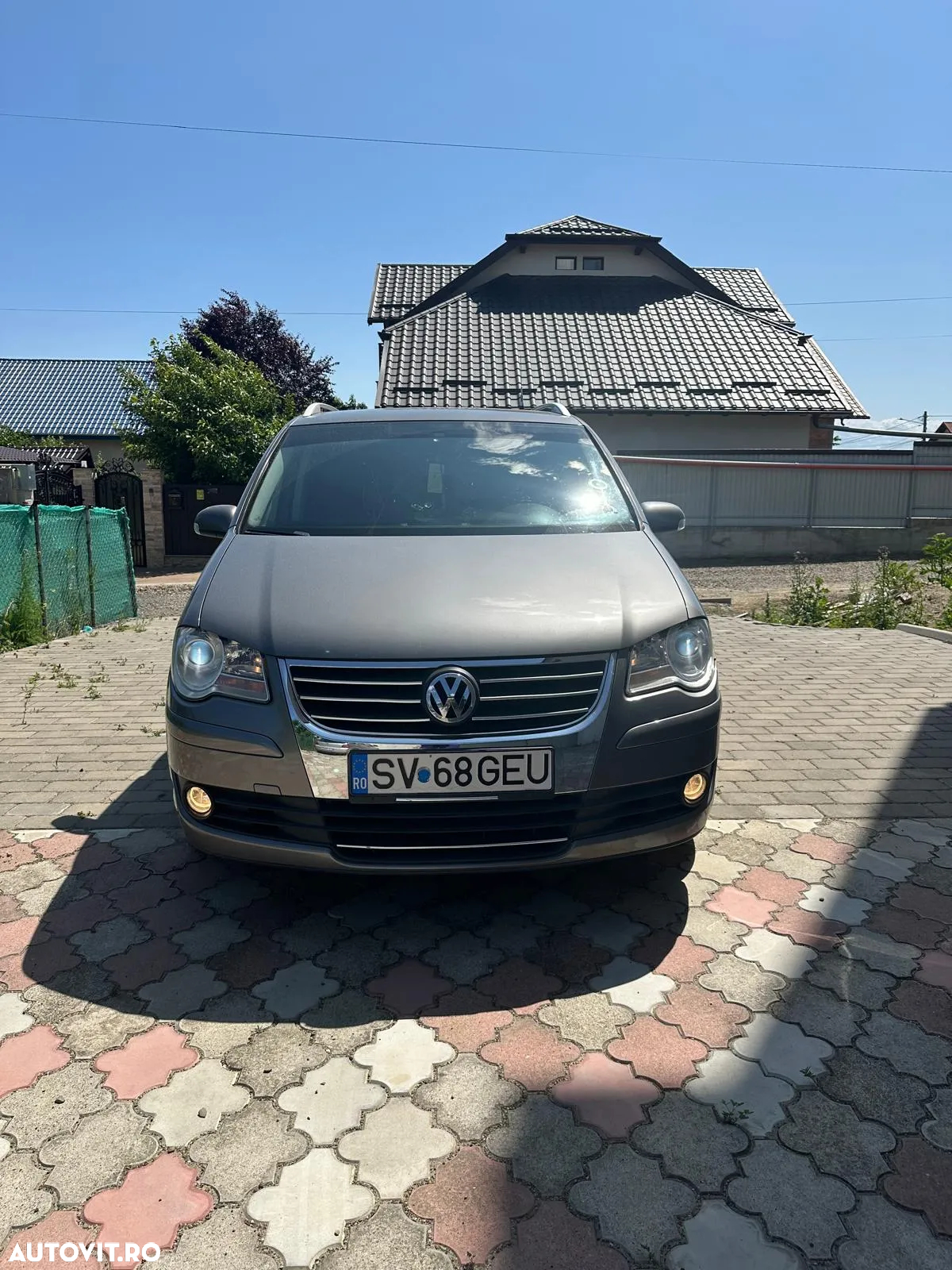 Volkswagen Touran - 3