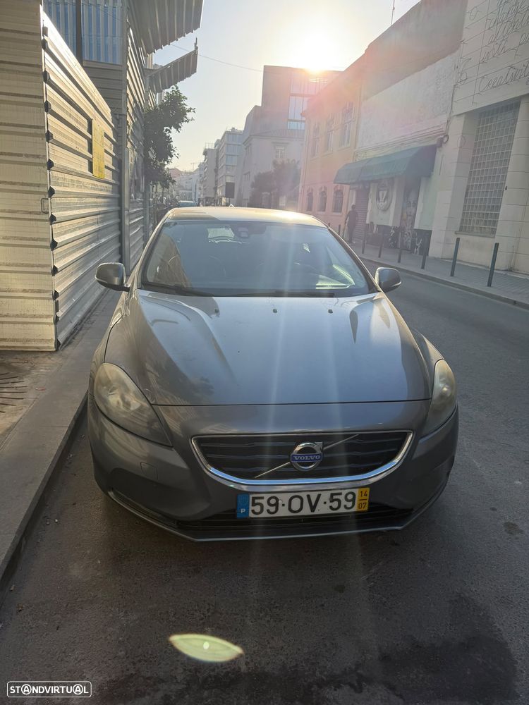 Volvo V40 1.6 D2 R-Design Momentum Powershift - 1