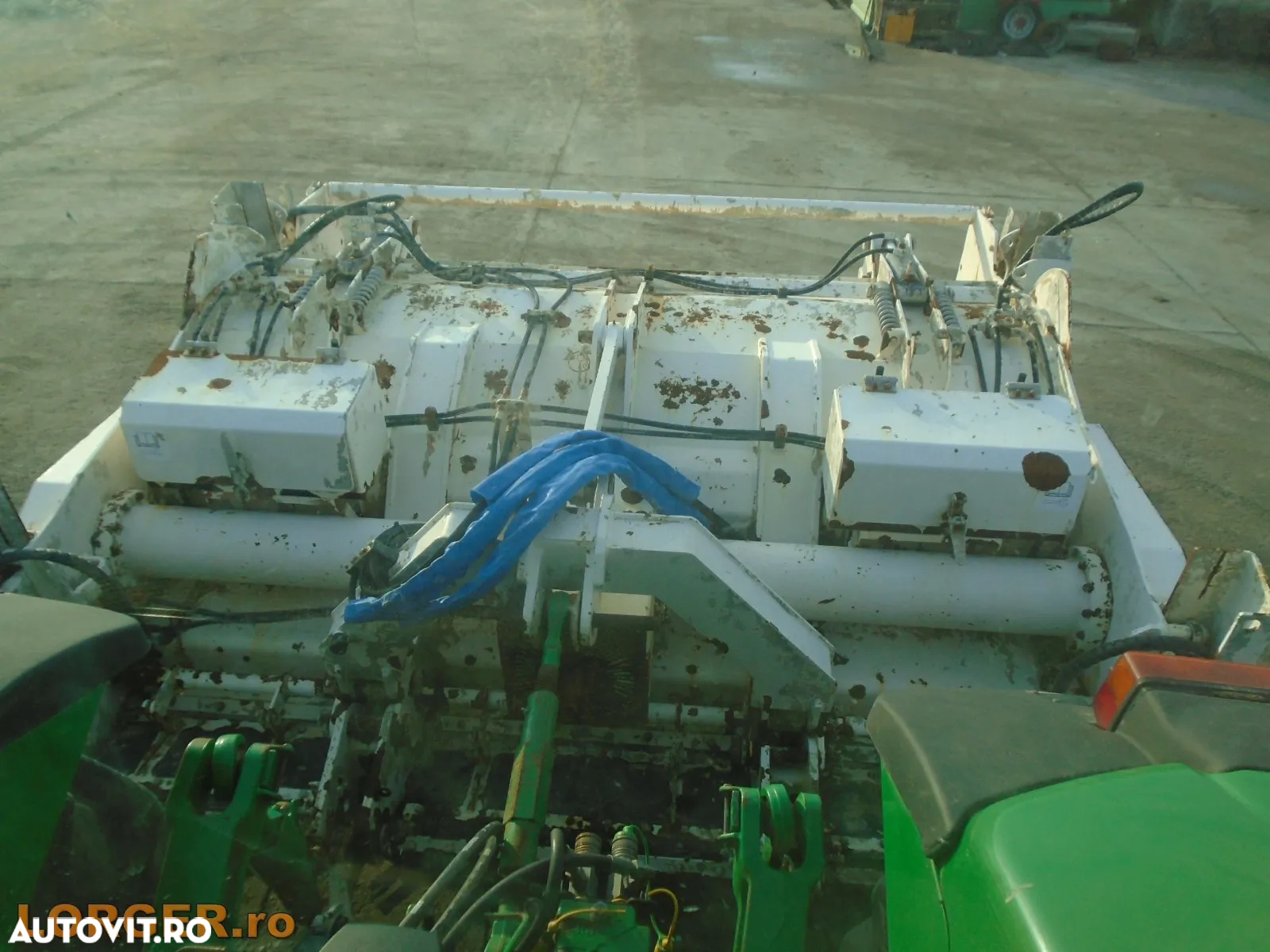 John Deere 8530 cu stabilizator de sol Wirtgen WS 250 - 18