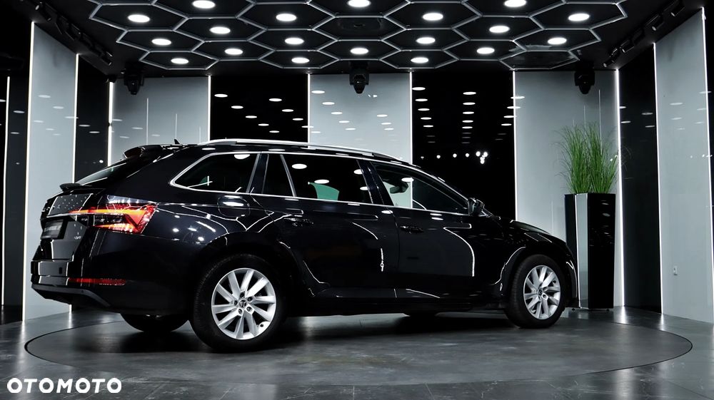 Skoda Superb 2.0 TDI SCR 4x4 Style DSG - 9