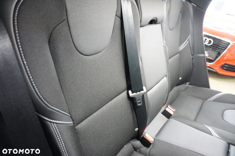 Volvo V40 D2 Geartronic Kinetic - 25