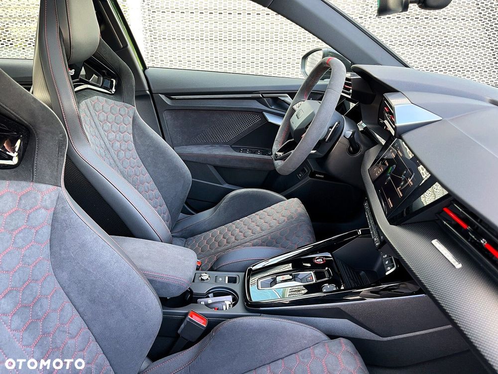 Audi RS3 Limousine - 20