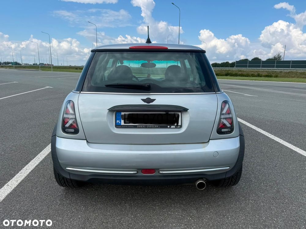 MINI Cooper Standard - 3