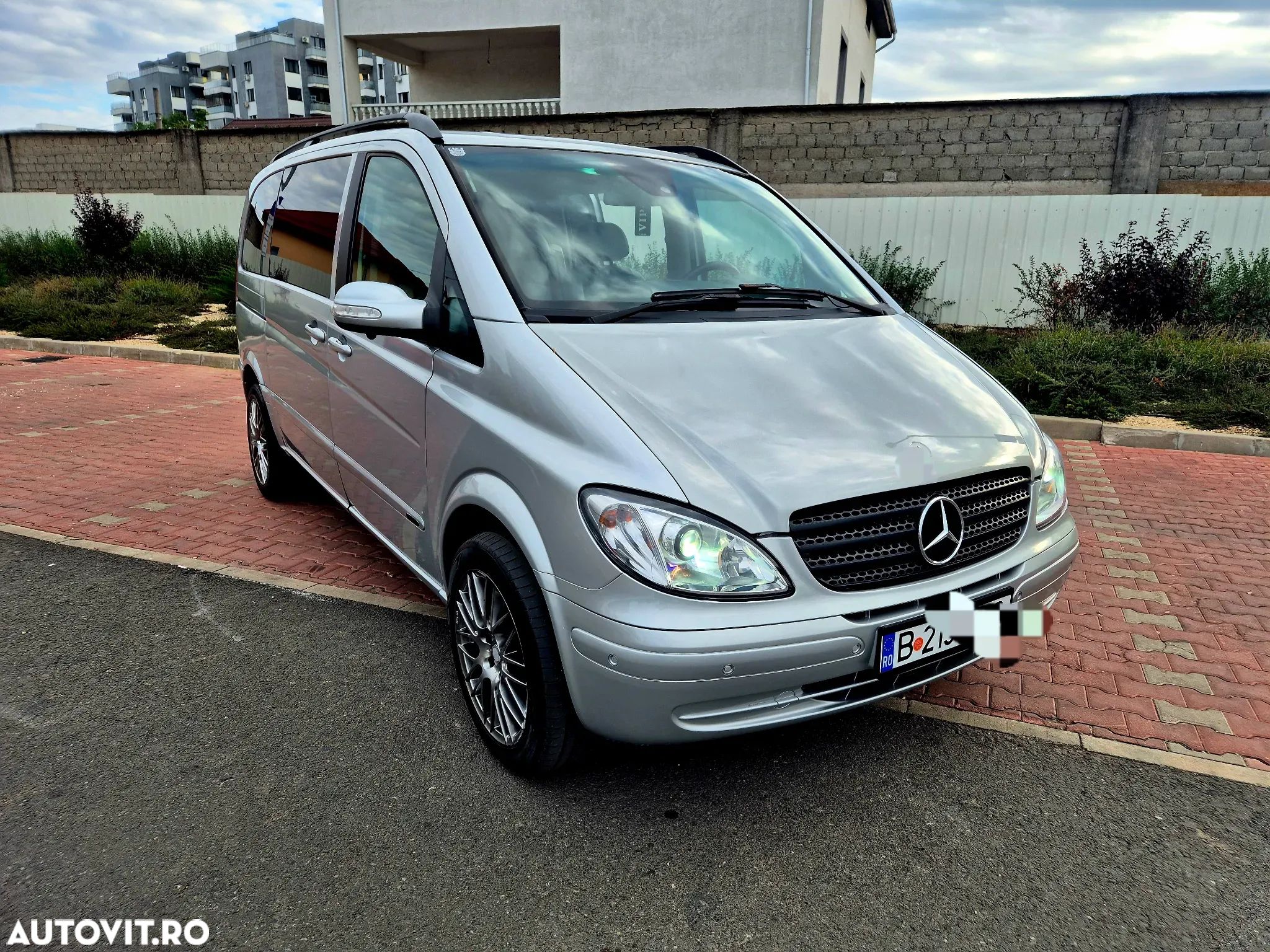 Mercedes-Benz Viano - 1