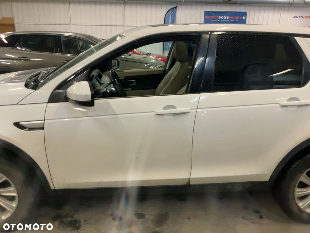 Land Rover Discovery Sport TD4 HSE - 8