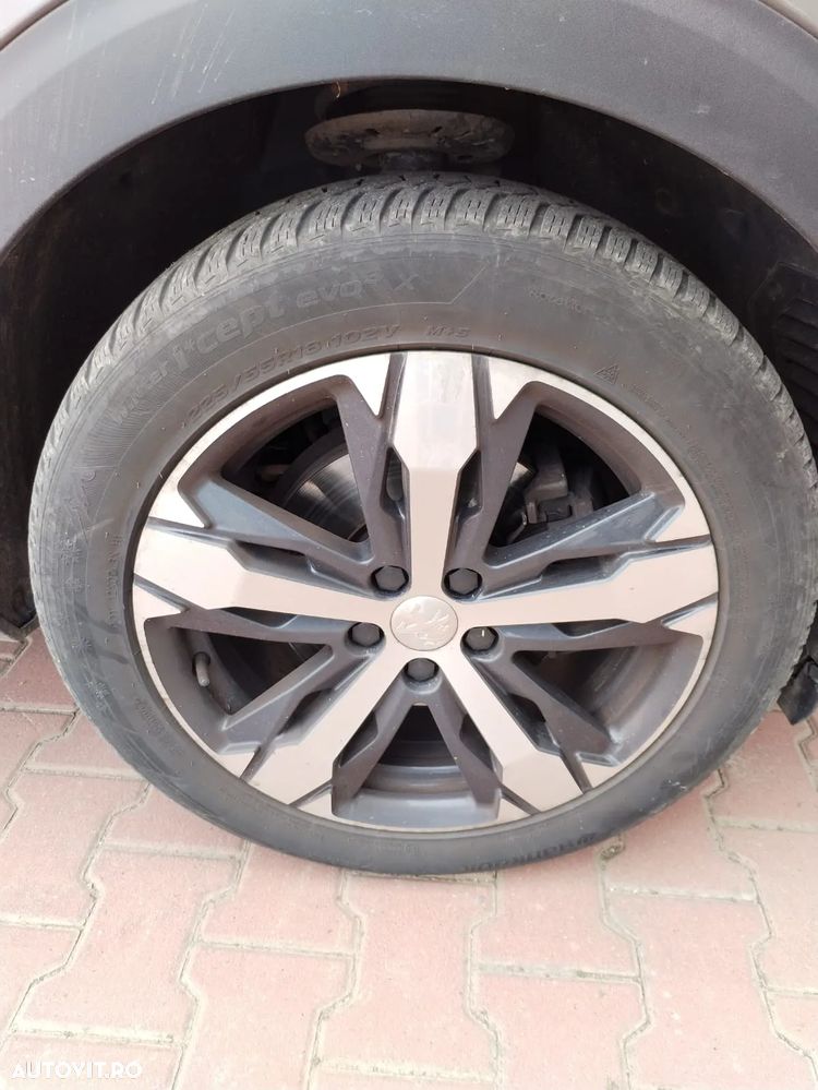 Peugeot 3008 1.2 PureTech Turbo S&S Active - 3