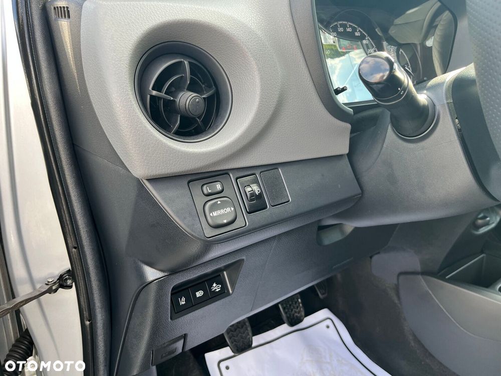 Toyota Yaris - 24