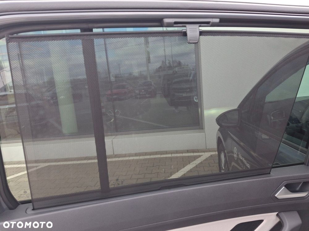 Volkswagen Touran - 17