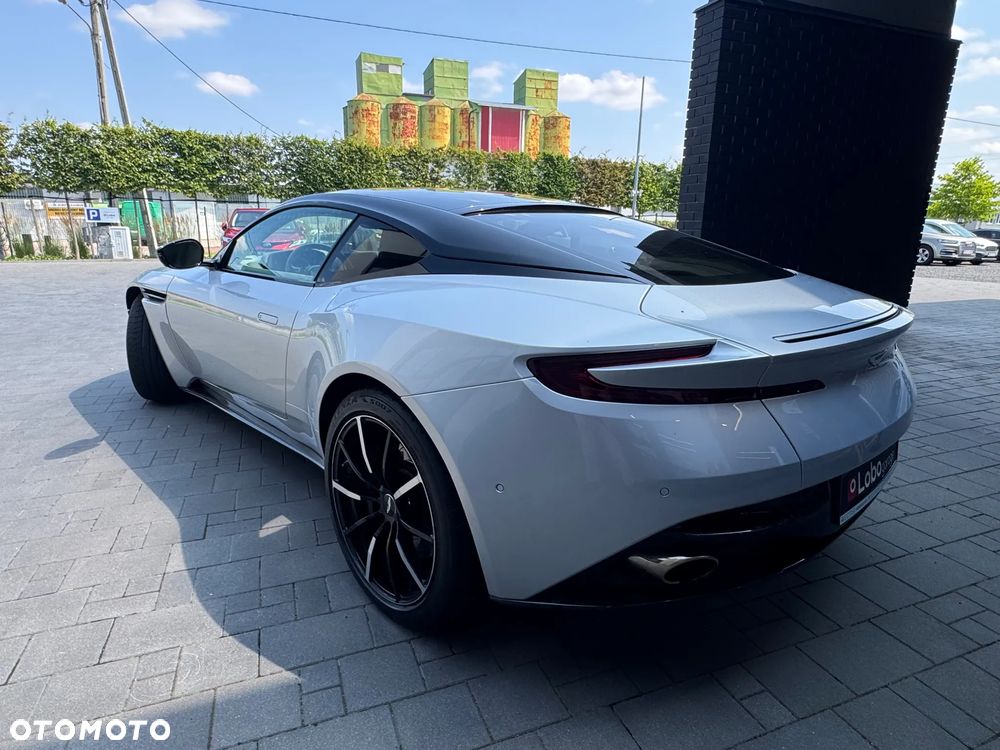 Aston Martin DB11 Launch Edition - 6