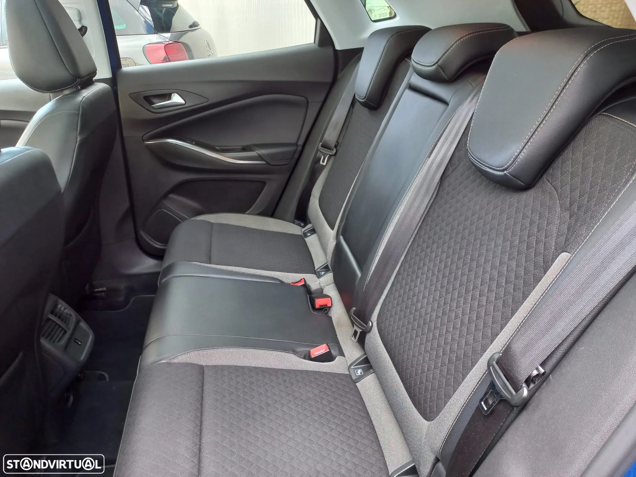Opel Grandland X 1.5 CDTI Innovation AT - 26