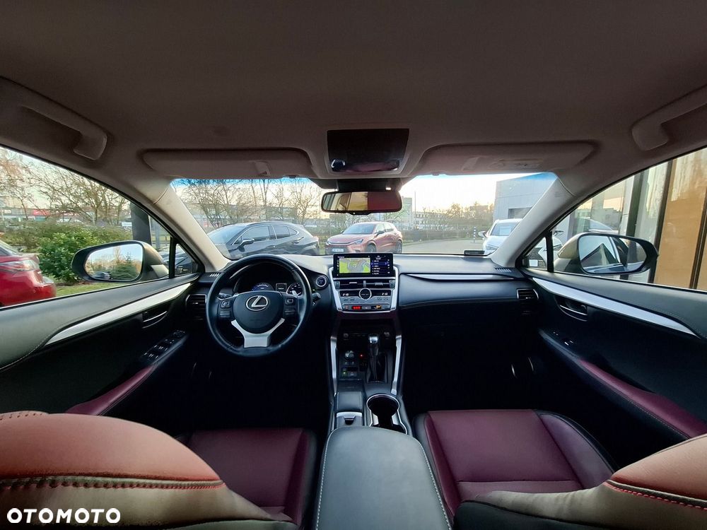 Lexus NX 300h Comfort AWD - 28