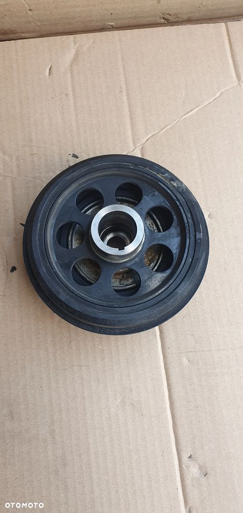 Koło pasowe wału Mercedes E-Klasa W213 3.0 CDI - 4