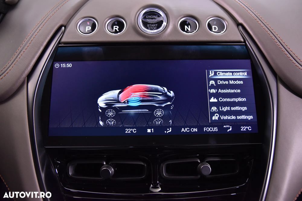 Aston Martin DBX - 20