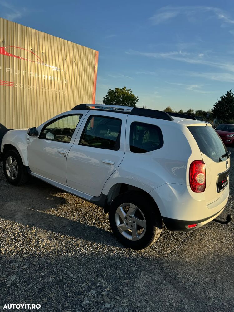 Dacia Duster 1.6 16V 4x4 Prestige - 10