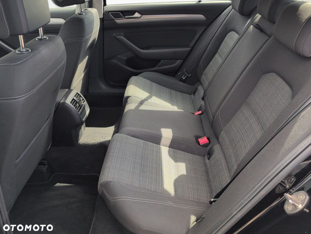 Volkswagen Passat 2.0 TSI Business DSG - 11