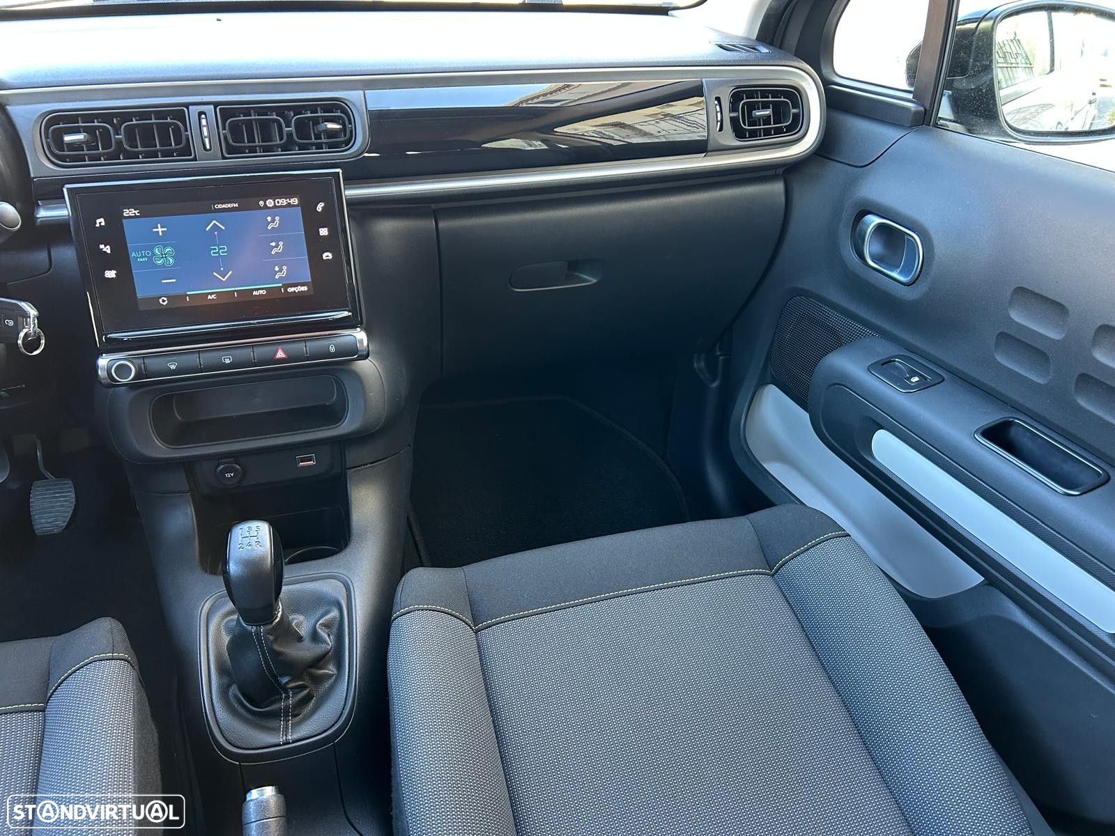 Citroën C3 1.2 PureTech Shine - 28