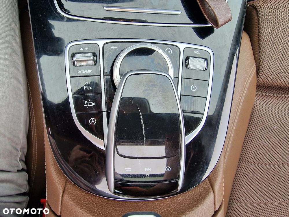 Mercedes-Benz Klasa E 220 d 4-Matic Business Edition 9G-TRONIC - 40