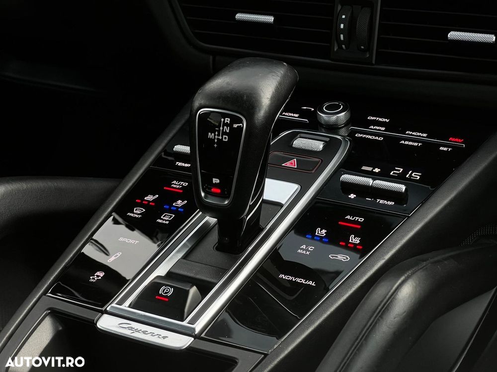 Porsche Cayenne - 12