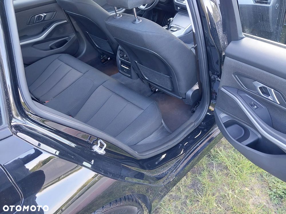 BMW Seria 3 318i Business Edition - 19