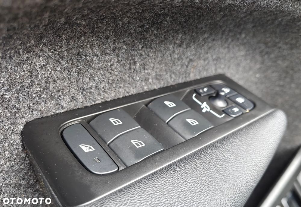 Volvo XC 40 - 38