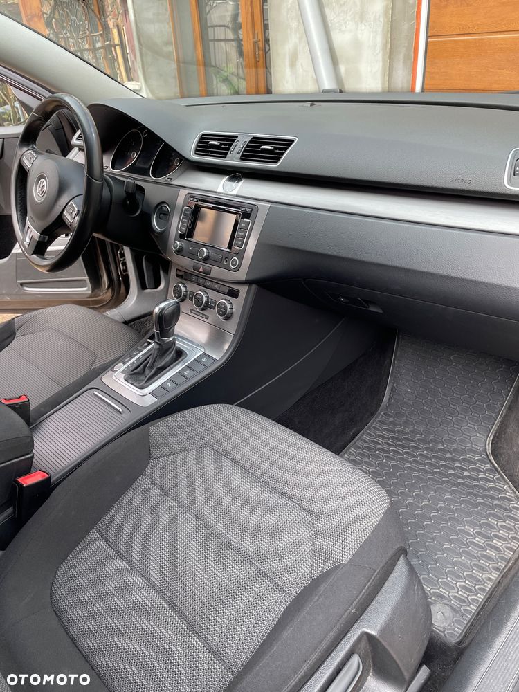 Volkswagen Passat 2.0 TDI Comfortline DSG - 34