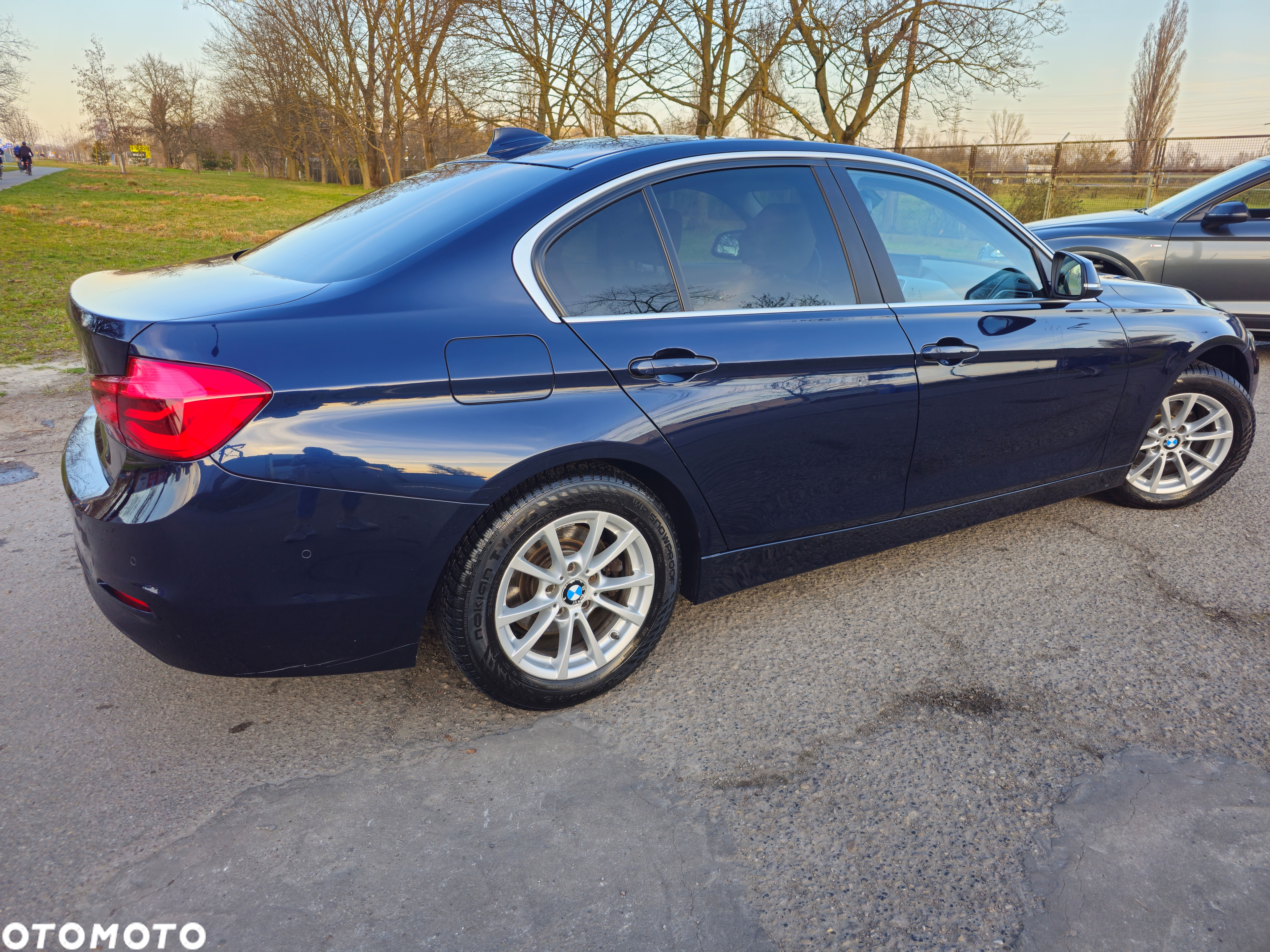 BMW Seria 3 318i Luxury Line - 3