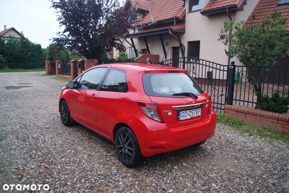 Toyota Yaris 1.0 Luna EU5 - 5