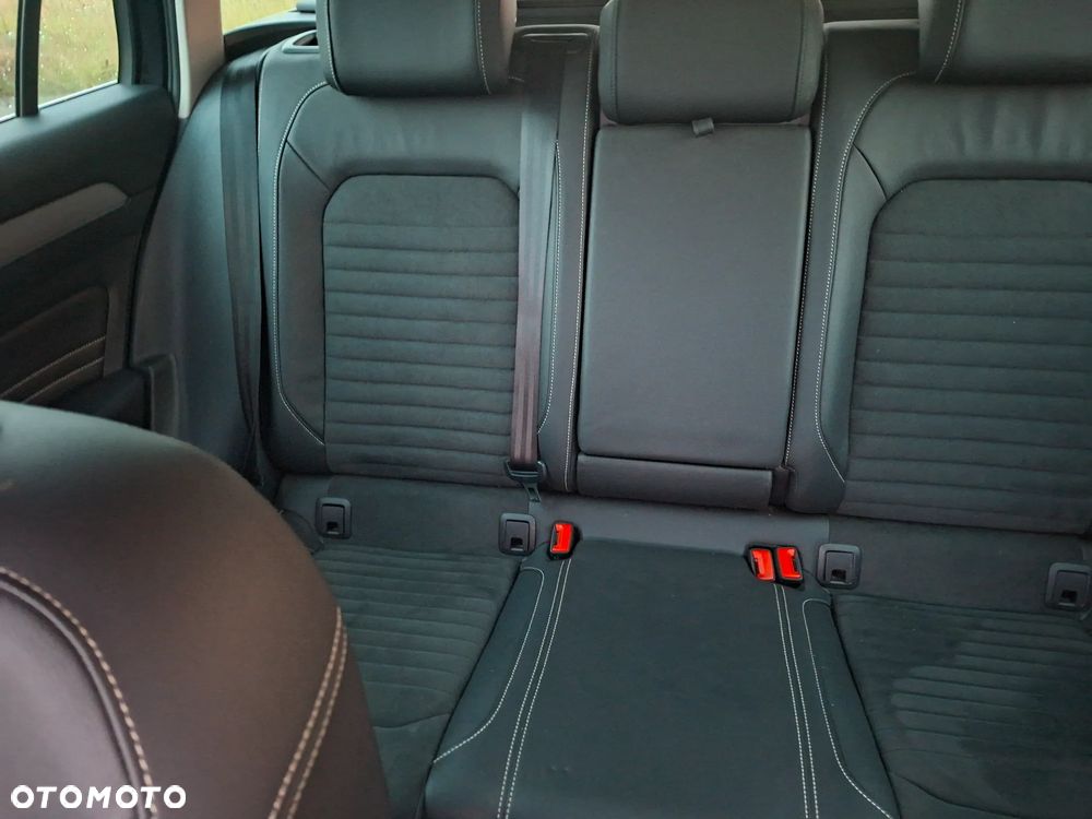 Volkswagen Passat 2.0 TDI EVO Elegance DSG - 12