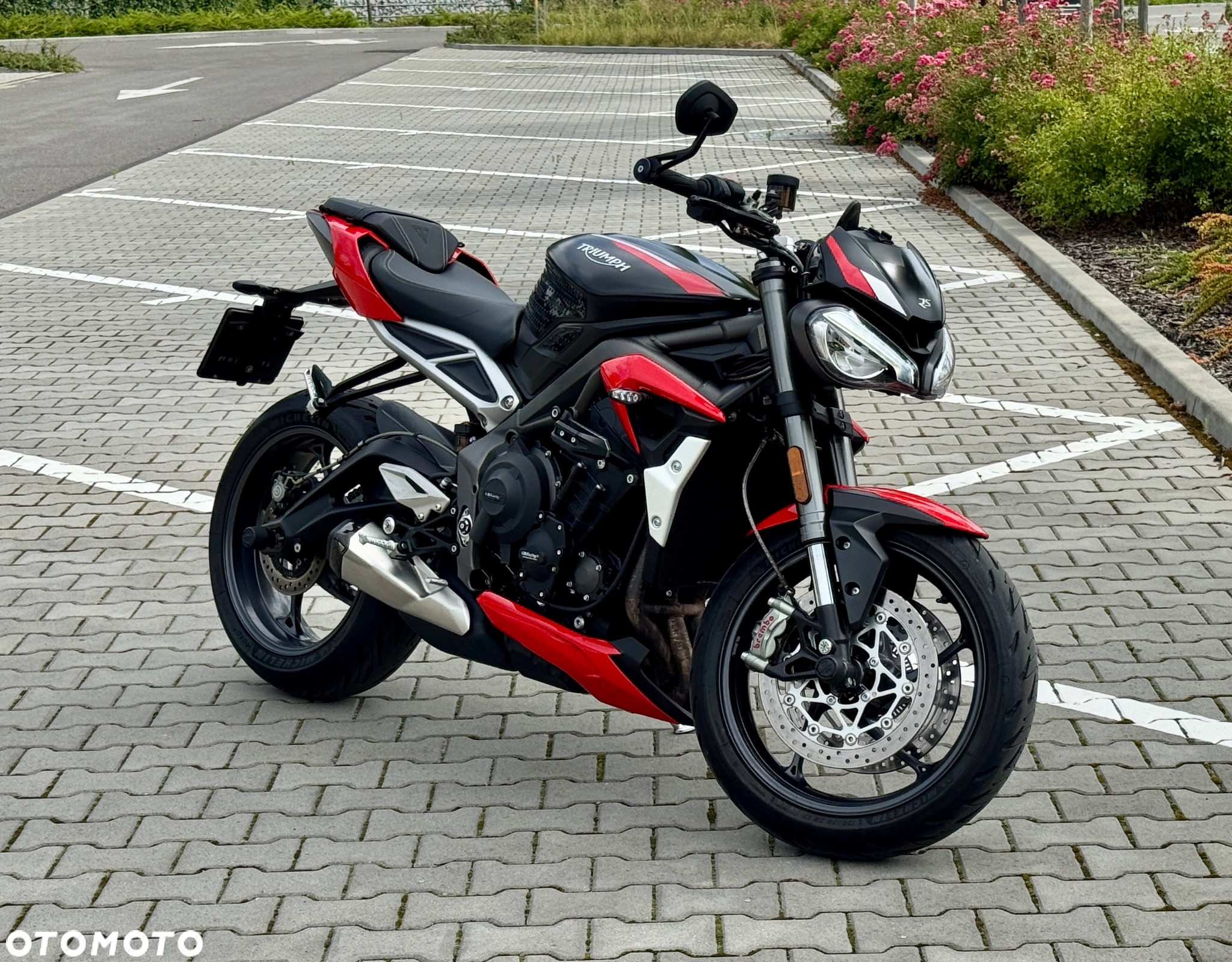 Triumph Street Triple - 11