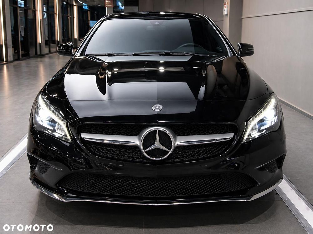 Mercedes-Benz CLA 250 4Matic 7G-DCT AMG Line - 2